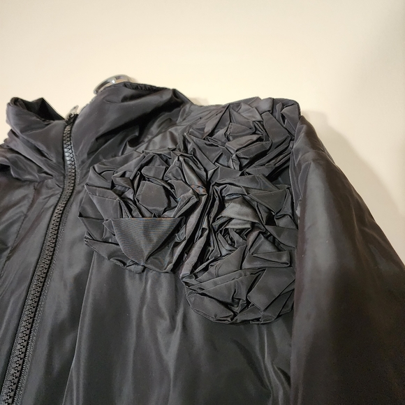 LOLA SANDRO FERRONE Spring Coat Black Jacket with black flowers & pockets - Picture 8 of 9